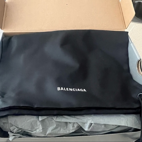 Balenciaga triple s sneakers brand new - Picture 8 of 8